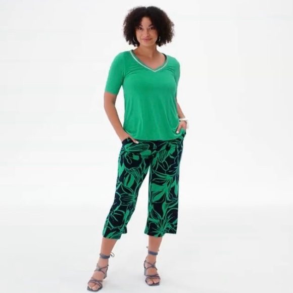 Nina Leonard Tops - NWT Nina Leonard Tunic and Pants Two Piece Set Culottes Wide Leg Rhinestones